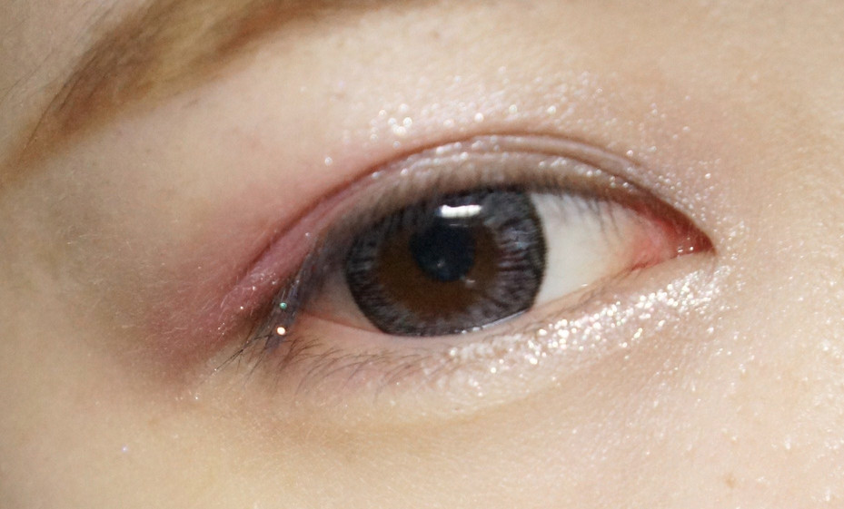 桃花眼妝的畫(huà)法步驟 桃花眼妝的畫(huà)法步驟