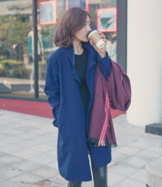 藍(lán)色大衣配什么內(nèi)搭 藍(lán)色大衣配什么內(nèi)搭