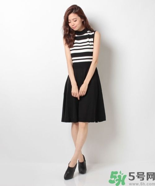 蓬蓬軟軟的女孩就用針織洋裝來打造 蓬蓬軟軟的女孩就用針織洋裝來打造