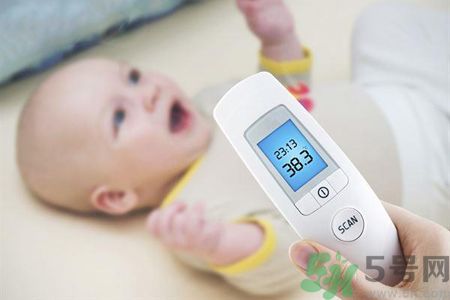 寶寶發(fā)燒怎么辦?這樣做菜正確... 寶寶發(fā)燒怎么辦?這樣做菜正確...
