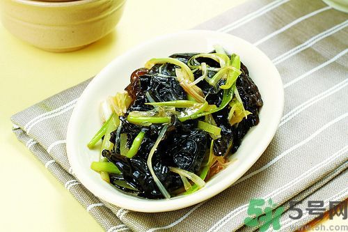 蔥燒木耳 蔥燒木耳