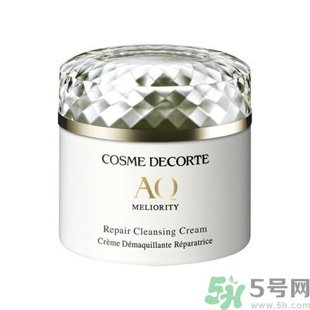 平時不保養(yǎng) 也能有干燥無緣的水嫩肌膚 平時不保養(yǎng) 也能有干燥無緣的水嫩肌膚