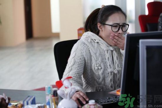 為什么冬天容易困?冬天困沒有精神怎么辦 為什么冬天容易困?冬天困沒有精神怎么辦