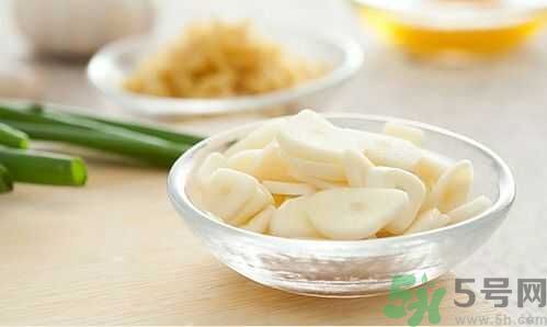 大蒜冰糖水能治療咳嗽嗎?大蒜冰糖水的做法 大蒜冰糖水能治療咳嗽嗎?大蒜冰糖水的做法