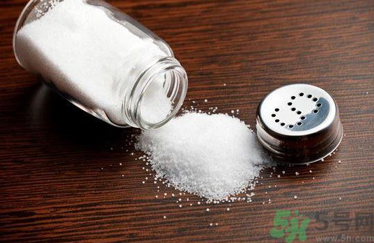 菠蘿和香蕉可以一起吃嗎？菠蘿可以做湯嗎？