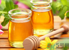 喝蜂蜜水可以豐胸嗎?蜂蜜水能豐胸嗎?.png 喝蜂蜜水可以豐胸嗎?蜂蜜水能豐胸嗎?.png