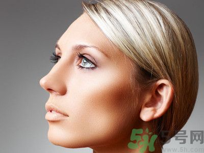 13歲長白頭發(fā)怎么辦？長白頭發(fā)的原因是什么？