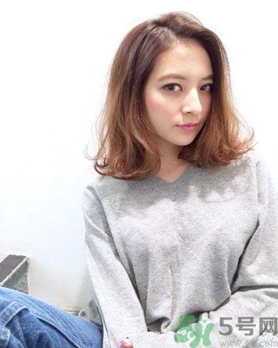 發(fā)尾往外翹怎么辦?3秒讓你成為時尚可愛的外卷造型 發(fā)尾往外翹怎么辦?3秒讓你成為時尚可愛的外卷造型