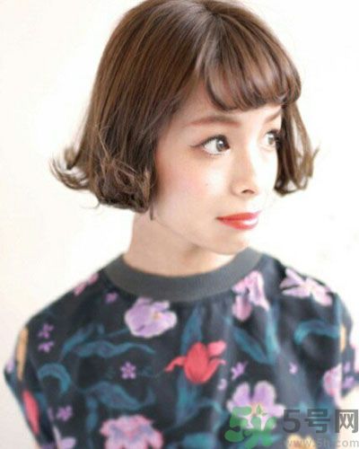 發(fā)尾往外翹怎么辦?3秒讓你成為時尚可愛的外卷造型 發(fā)尾往外翹怎么辦?3秒讓你成為時尚可愛的外卷造型