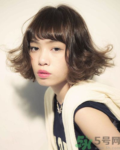 發(fā)尾往外翹怎么辦?3秒讓你成為時尚可愛的外卷造型 發(fā)尾往外翹怎么辦?3秒讓你成為時尚可愛的外卷造型