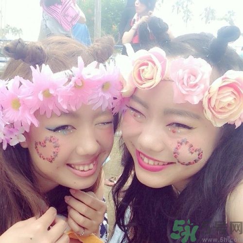 春天怎么自拍呢?春天的活動帶上花冠來自拍吧 春天怎么自拍呢?春天的活動帶上花冠來自拍吧