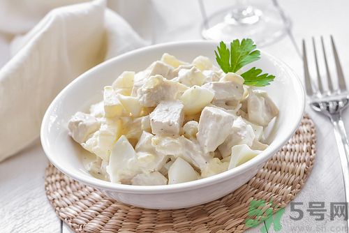 紅茶和牛奶可以一起喝嗎？紅茶里可以放牛奶嗎？