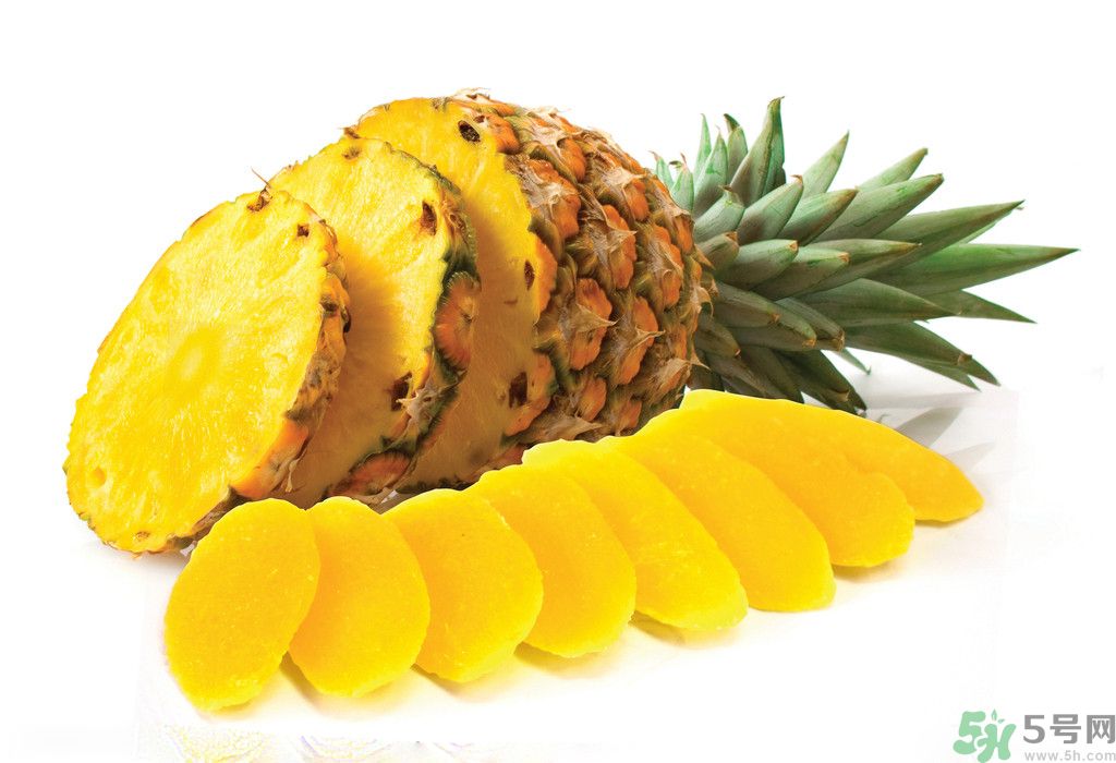 菠蘿發(fā)黑能吃嗎？菠蘿為什么要用鹽水泡？