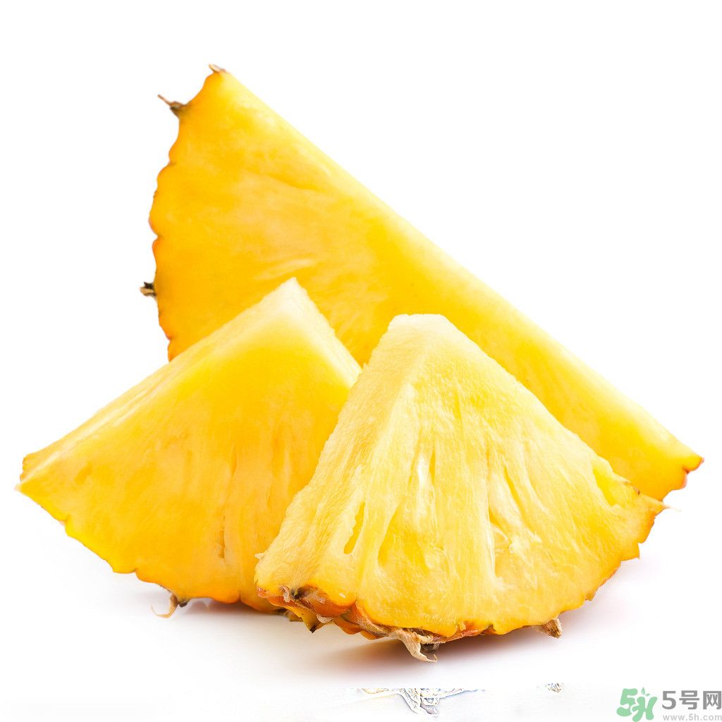 菠蘿發(fā)黑能吃嗎？菠蘿為什么要用鹽水泡？