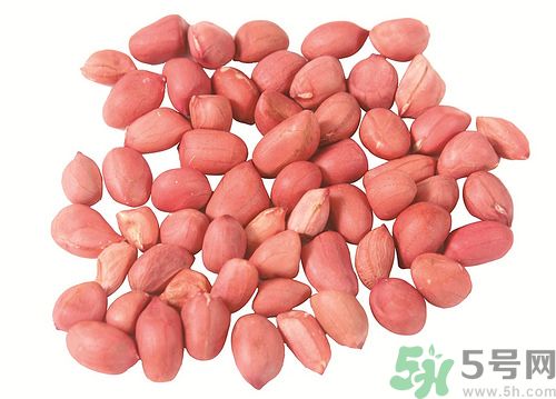 花生皮能不能吃？花生能和螃蟹一起吃嗎？