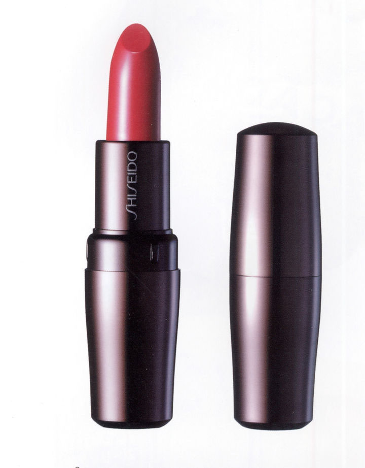 口紅這么紅含鉛量很高你知道嗎？使用口紅的注意事項！