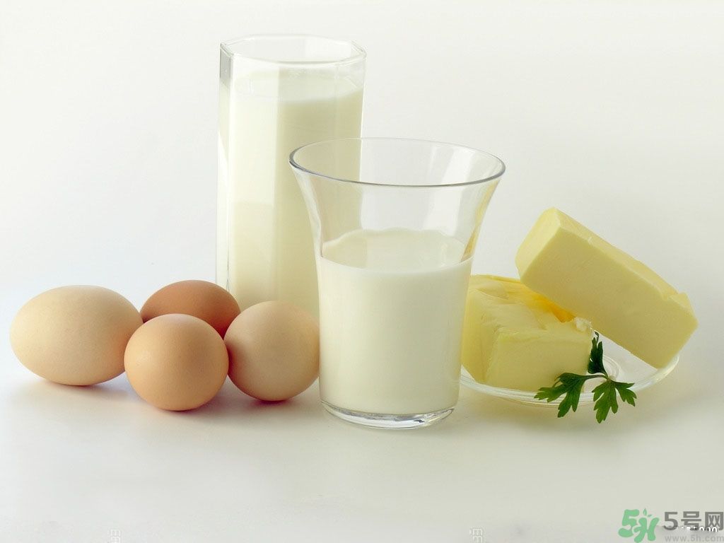 雞蛋能和牛奶一起吃嗎？雞蛋不能和什么一起吃？
