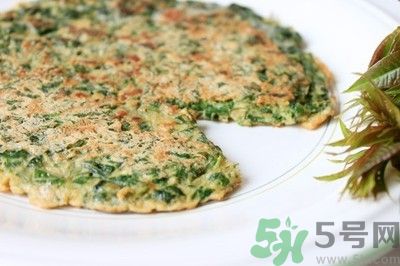 香椿雞蛋餅怎么做？香椿煎蛋餅做才能好吃？