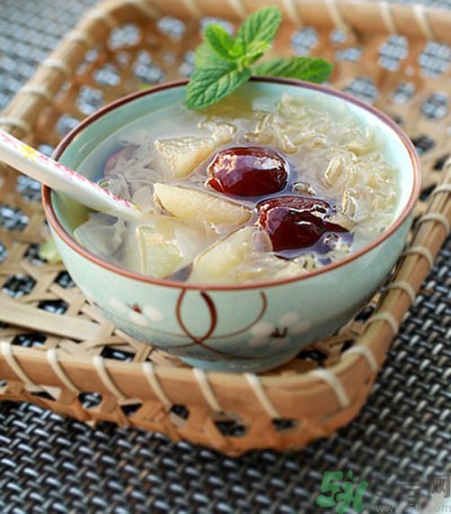 春季咳嗽怎么辦？春季咳嗽吃什么好？