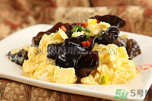 黑木耳炒雞蛋怎么做？黑木耳炒雞蛋怎么做最好吃？