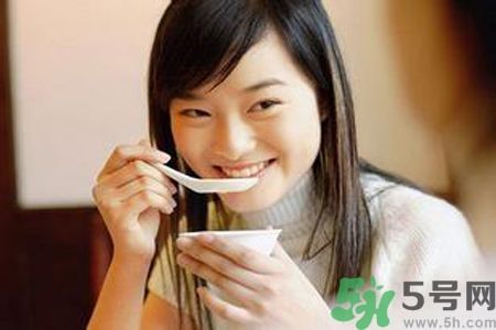 胃潰瘍吃什么食物好？調(diào)理胃潰瘍的方法有哪些？