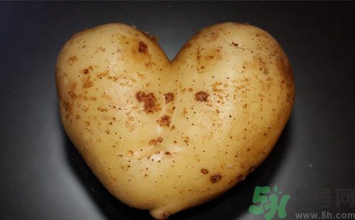 土豆變綠還能吃嗎？土豆變綠有什么危害？