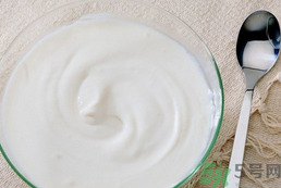 菠蘿可以和酸奶一起吃嗎？菠蘿和酸奶能一起吃嗎？