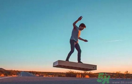 Hoverboard懸浮滑板國內(nèi)多少錢？懸浮滑板在哪可以買？