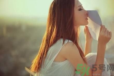 排卵期白帶有血絲是怎么回事?排卵期白帶有血絲正常嗎 排卵期白帶有血絲是怎么回事?排卵期白帶有血絲正常嗎