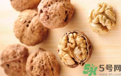 核桃皮能吃嗎?核桃皮的功效與作用 核桃皮能吃嗎?核桃皮的功效與作用