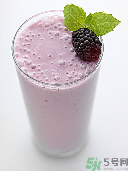 桑葚泡酒男人可以喝嗎？桑葚泡酒男人喝好不好？