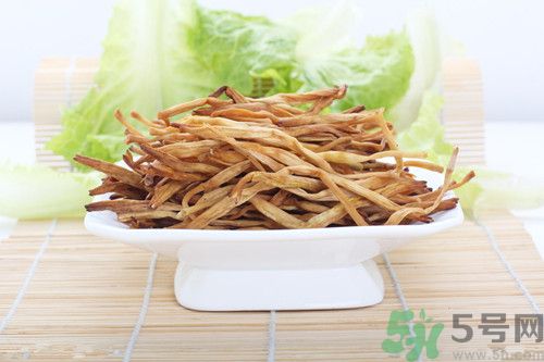 黃花菜和什么不能一起吃?黃花菜和什么相克 黃花菜和什么不能一起吃?黃花菜和什么相克