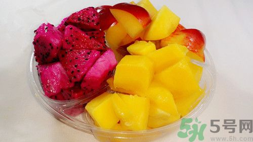 桃子和火龍果可以一起吃嗎?桃子和火龍果一起吃會(huì)怎么樣 桃子和火龍果可以一起吃嗎?桃子和火龍果一起吃會(huì)怎么樣
