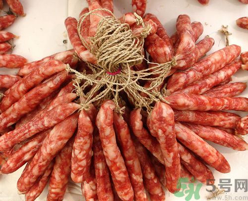 臘腸發(fā)霉還能吃嗎？臘腸發(fā)霉要怎么辦？