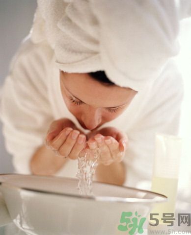 菲安妮玉潤補水隔離霜怎么樣？菲安妮玉潤補水隔離霜好用嗎？