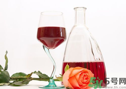 喝紅酒可以美容嗎？喝紅酒有什么好處？