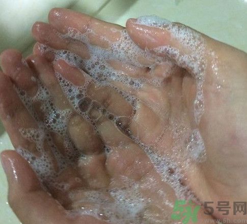 一人一方龍腦祛痘凈顏洗面奶怎么樣？好用嗎？