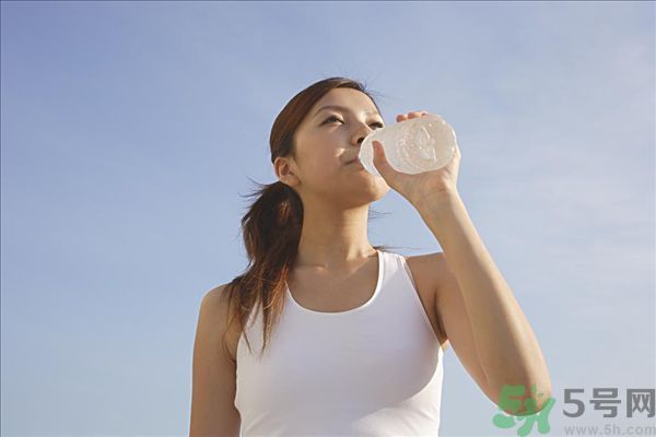 邊跑步邊喝豆?jié){可以嗎？跑步的時(shí)候喝豆?jié){好嗎？