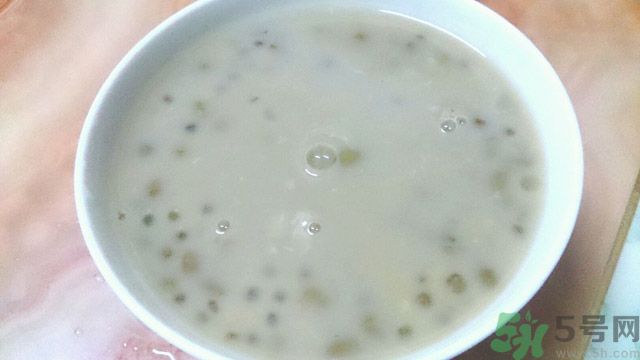 紅色的綠豆湯能喝嗎？綠豆湯變紅還能喝嗎？