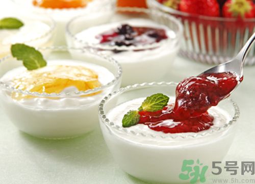 剛吃了消炎藥能喝酸奶嗎？剛吃了消炎藥喝酸奶會(huì)怎么樣？