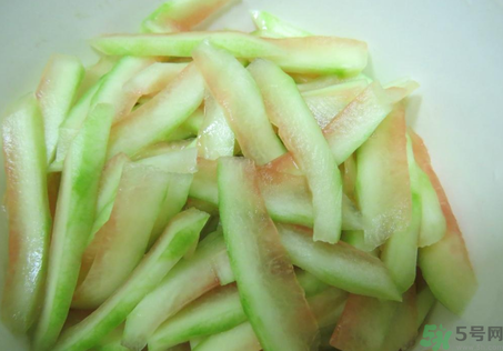 西瓜皮能敷臉嗎？怎么用西瓜皮敷臉？