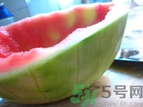 西瓜皮能敷臉嗎？怎么用西瓜皮敷臉？