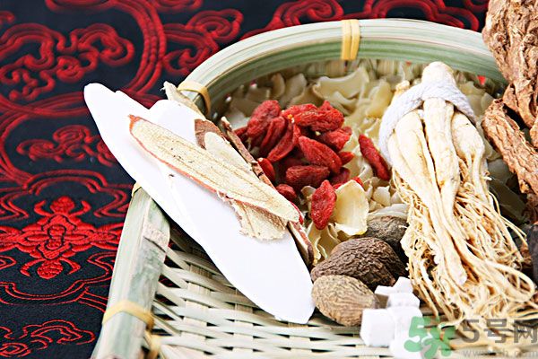 夏天吃茯苓好嗎？夏天吃茯苓有什么好處？