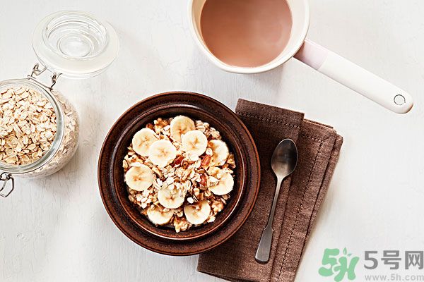 夏天吃燕麥好嗎？夏天吃燕麥有什么好處？