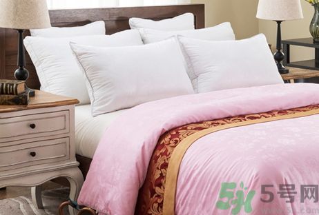 蠶絲被是不是冬暖夏涼?蠶絲被是冬暖夏涼嗎? 蠶絲被是不是冬暖夏涼?蠶絲被是冬暖夏涼嗎?