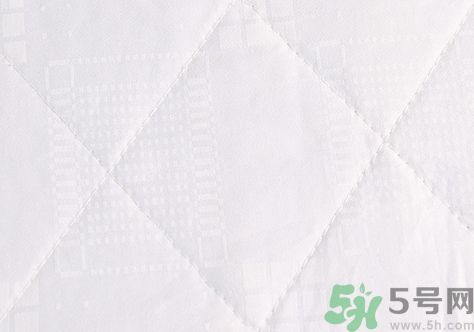 蠶絲被是不是有味道?蠶絲被有什么味道? 蠶絲被是不是有味道?蠶絲被有什么味道?