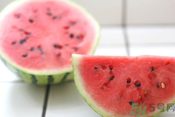 怎么做西瓜冰沙?西瓜冰沙的做法大全 怎么做西瓜冰沙?西瓜冰沙的做法大全