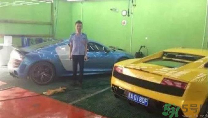 開蘭博基尼上下班的人是誰？開蘭博基尼上下班開的是哪輛公交車？