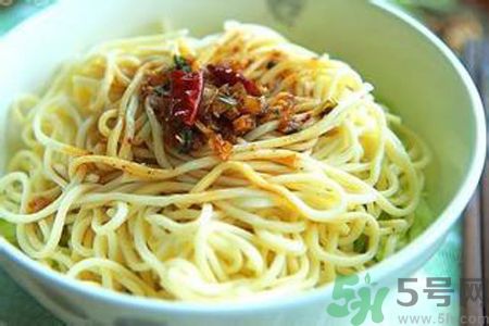 寶寶可以吃涼面嗎？寶寶多大可以吃涼面？