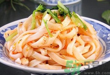 晚上吃涼皮會(huì)長(zhǎng)胖嗎？每天吃涼皮會(huì)胖嗎？